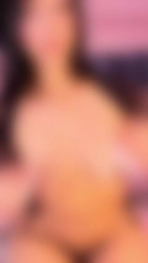 Do you prefer your boobs to be exposed or tight? 🍒🔞 by janah-myers