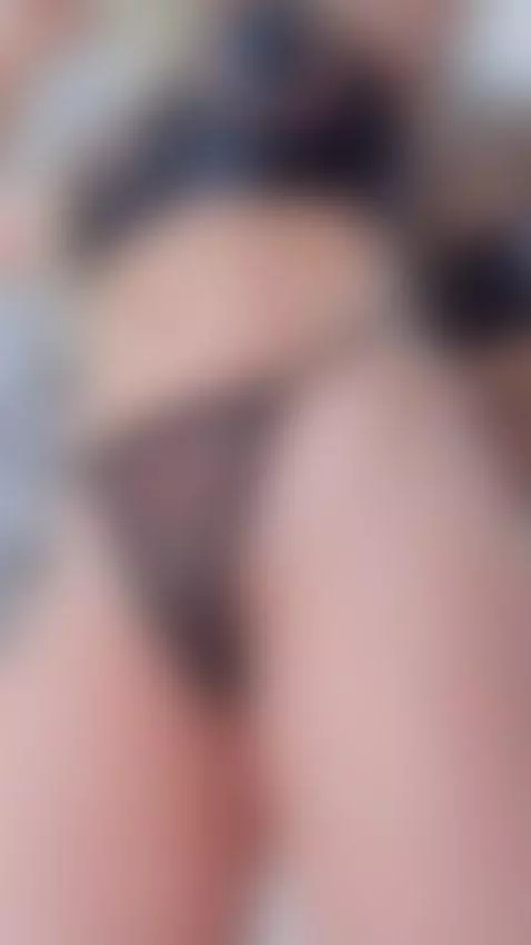 I want to feel your hot semen running down my legs 💦 by vespervelvet