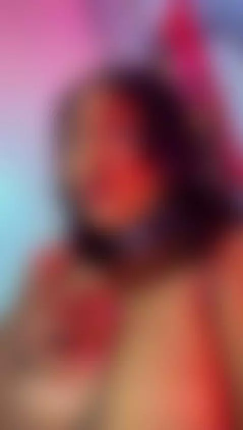 holisss by yelicampbells