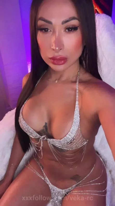 driping in diamond online (vekafaux) on chaturbate by veka-rc