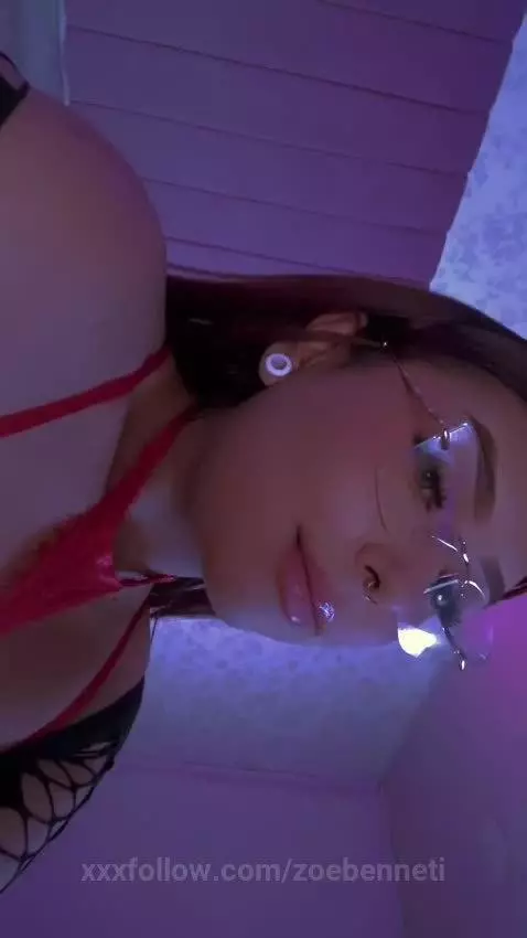 Angel face by zoebenneti