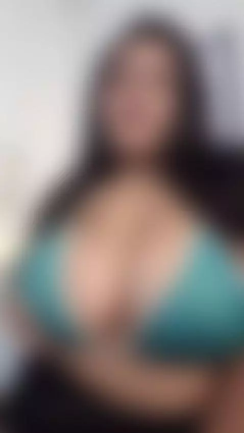 I love Bounce my big boobs by dojaaishaa