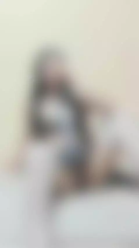 I love to vibrate the pussy with my domi by avellanadoll