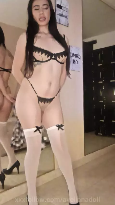 A very sexy striptease for you by avellanadoll