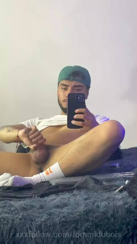 I'm looking for a helping hand by tommidubois