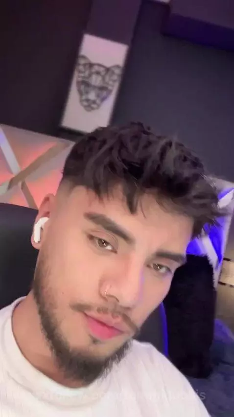 I don't have an agenda... just a wish list and they all have... by tommidubois