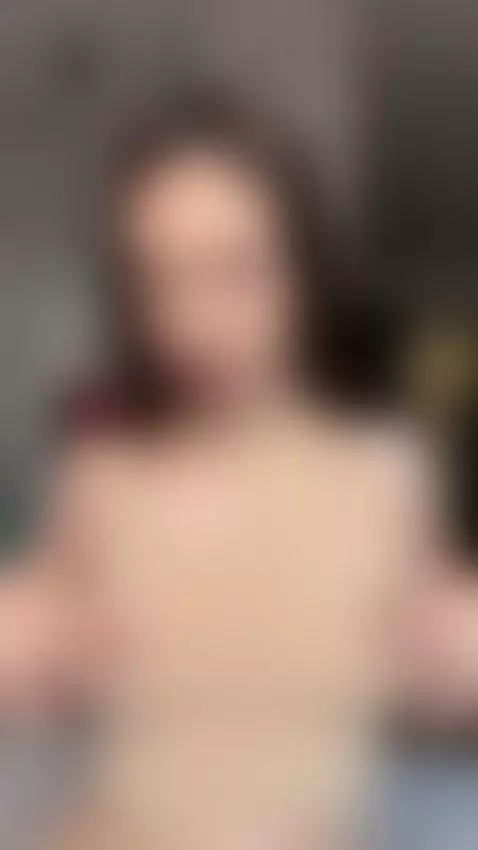 My fingers… your name in my head… 💭 by ellisesugar