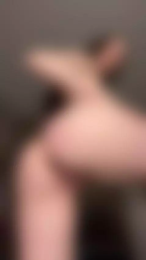 I always play with the camera like it’s you 😇 by ellisesugar