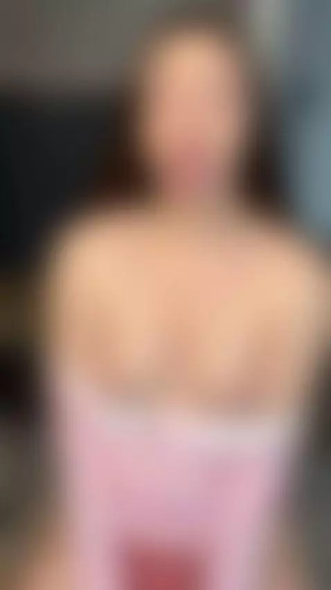 The way I arch my back? All for you 🖤 by ellisesugar