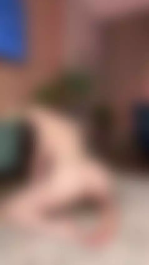 The air thickens when my breath deepens 😏🔥 by ellisesugar