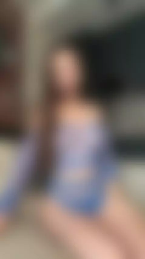 Lingerie or no lingerie — what’s your pick? 👙 by ellisesugar