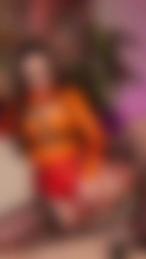 Shadows settle beneath my chest softly 😈💧 by ellisesugar