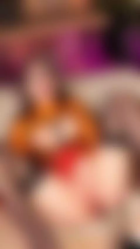 Tonight feels too good to keep all to myself 💖💋 by ellisesugar