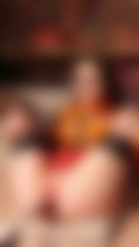 Soft skin, soft smile, naughty thoughts 💋🔥 by ellisesugar