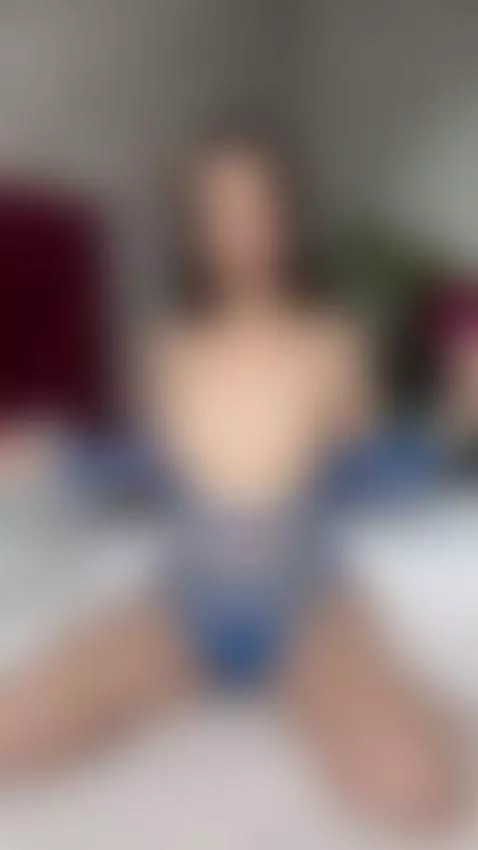 I’m glowing because of the way you look at me 💋💖 by ellisesugar