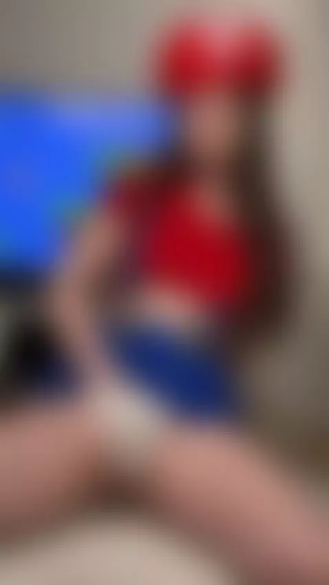 Light pools at the base of my neck 💋💫 by ellisesugar