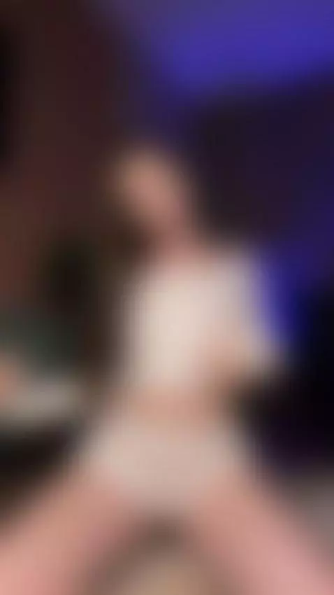 I made it jiggle just for you 🍑 by ellisesugar