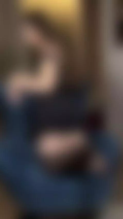 Tonight feels too good to keep all to myself 💖💋 by ellisesugar