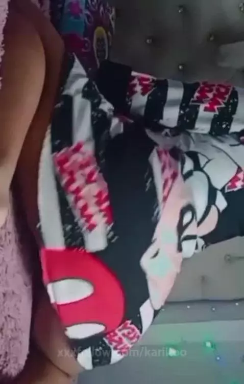 Twerking by kariitoo