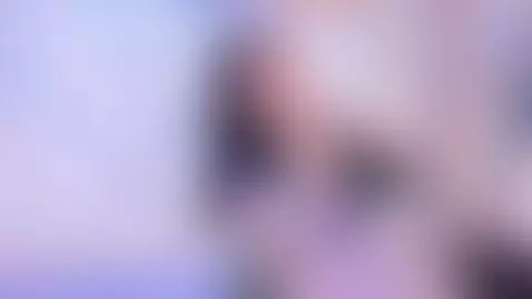 "Imagina mis labios donde más los deseas…" by hannacollins01