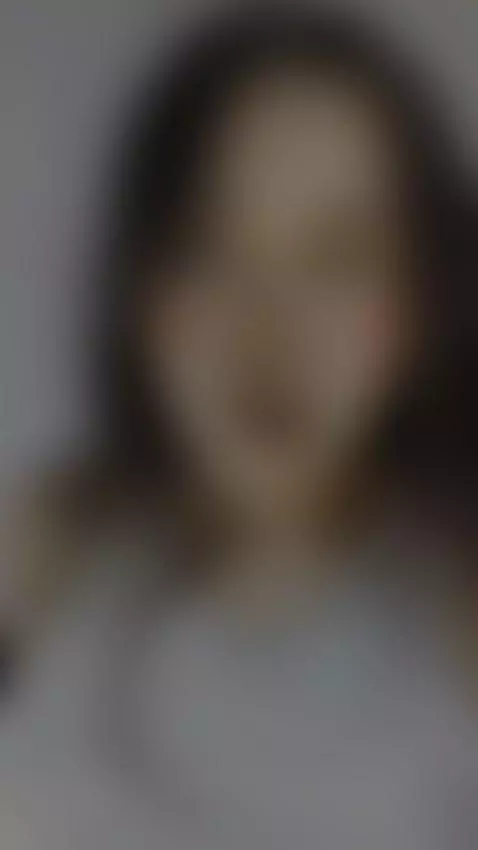 This naughty and lustful girl wants to get cum all over my w... by hannacollins01