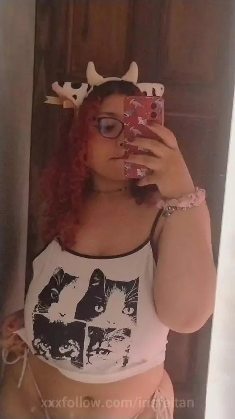 Cow in the office bathroom by irisfeitan