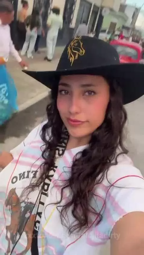 Cowgirl in Control 🤠🖐️🔥 by alejitadirty