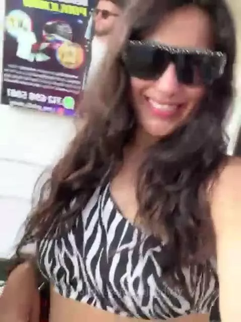 Hello, Gorgeous 💫 by alejitadirty