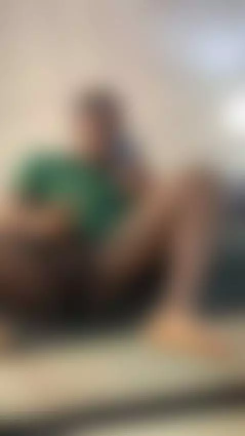 Seeing your photo I masturbate by charlesbrownn