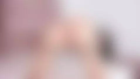 Wet, willing, and waiting💦🍓 by maddiestarkxxx