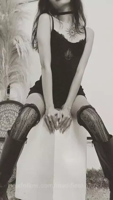 something different🙈 by maddiestarkxxx