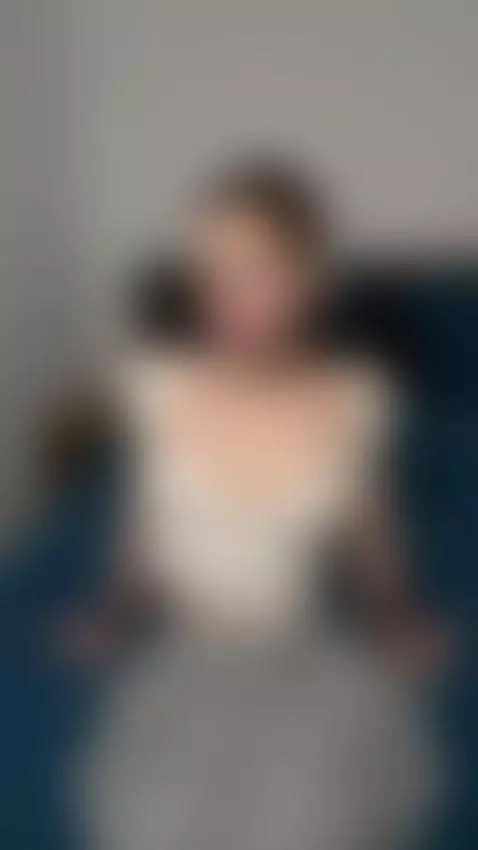 I'm a teen who loves to get fucked by sofiibloom