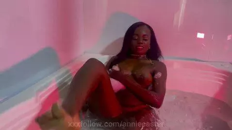 Between steam, groans and foam ... I imagine here 🤍🔥 by anniecaster