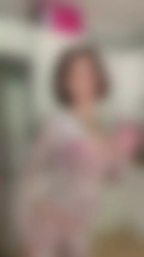 Urban seduction: dark & bold 🌟
Tatted brunette with a magnet... by ladydirt