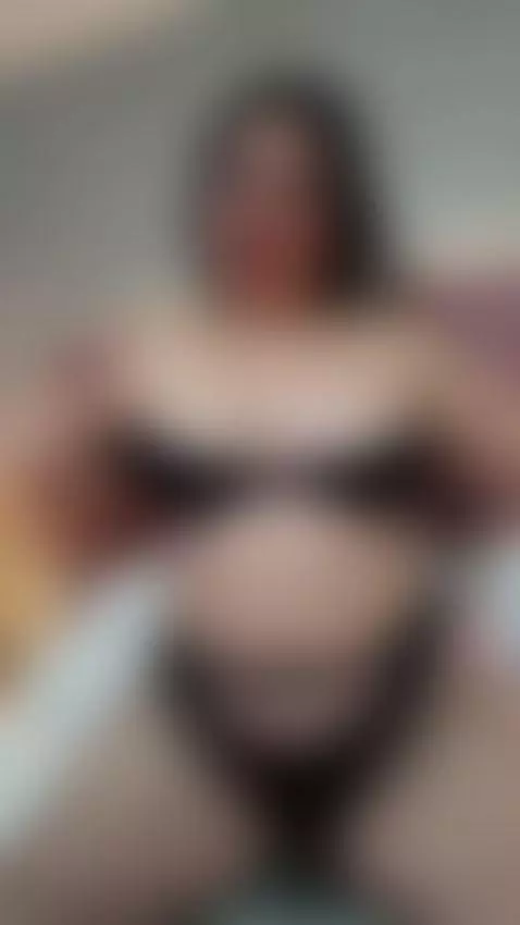 You’re the kind of temptation I don’t want to resist by ahinarafox89