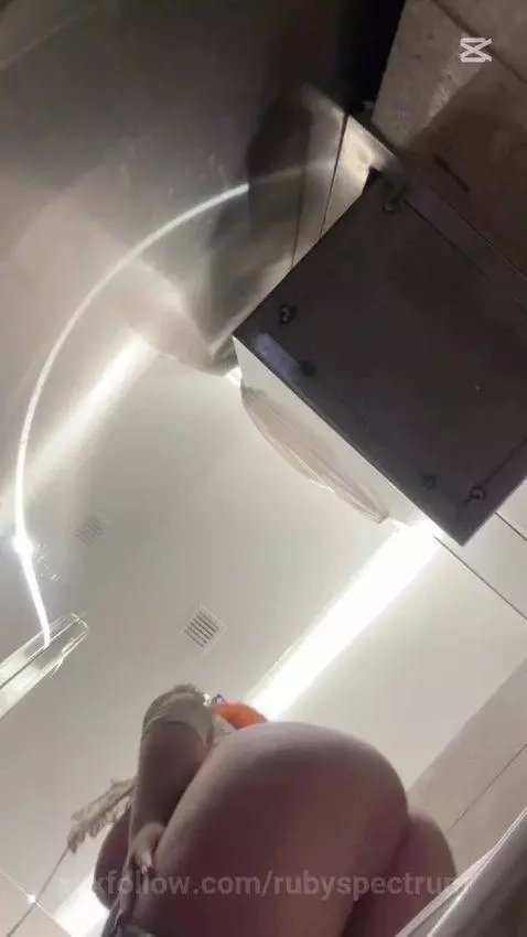 I love being spied on in the bathrooms of shopping centers🫦 by rubyspectrum