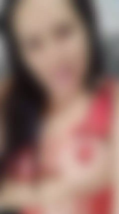 chica blancas jugetona by vauroracooper