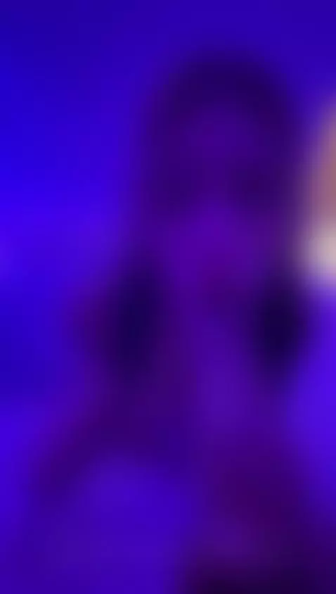 Come in… my room is in fire mode. by scarletmore