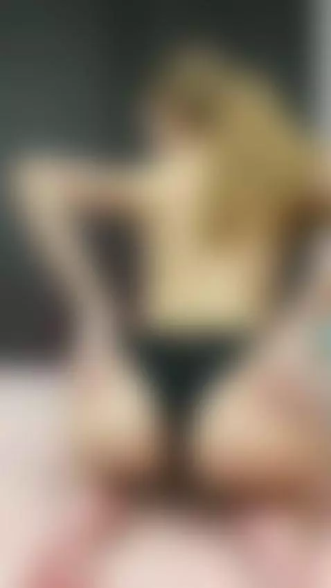 Blonde dream, gentle vibe
Delicate and dreamy — follow for d... by violavirg1n