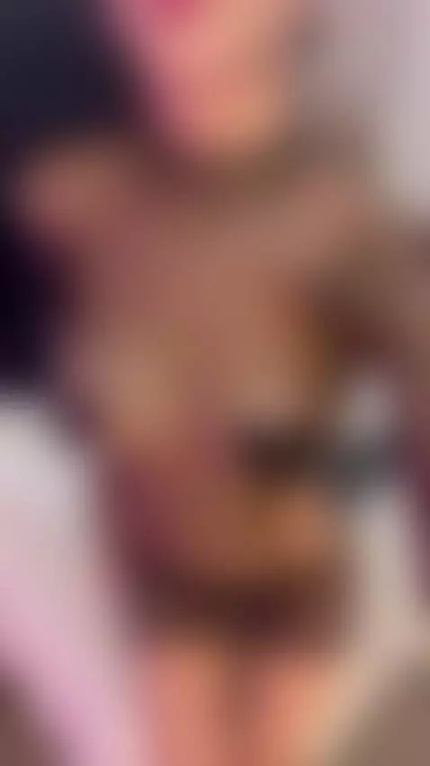 “I’m not looking for love, just someone fun to vibe with.”😘🥰... by miahertz