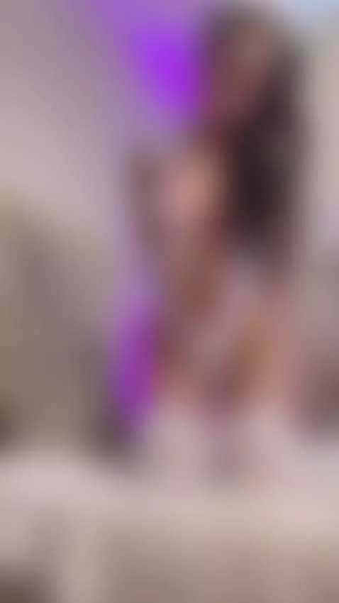 “Let’s keep it cute, fun, and a little flirty.” ❤️‍🔥🫶🏻 by miahertz