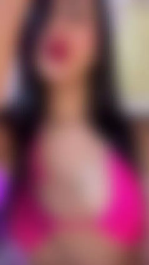 “I just wanted you to see me a little better 😉” by miahertz