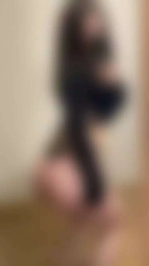 I need a man to handle this petite body by vimelody