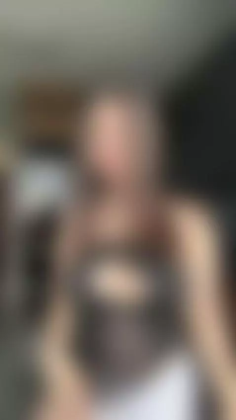 guess where i want your kisses for a surprise 💋🎁 by vimelody