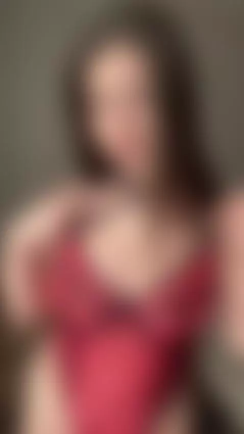 feeling flirty—where’s my kiss landing? 💋✨ by vimelody