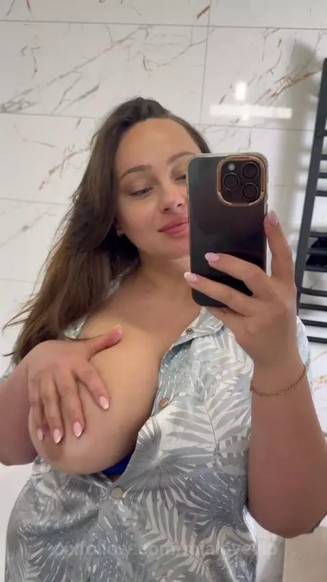 It doesn't let you get bored! 🥵 Subscribe so you don't miss ... by mialovevip