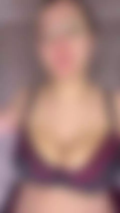 Dance with me. Watch my huge boobs bounce by mialovevip
