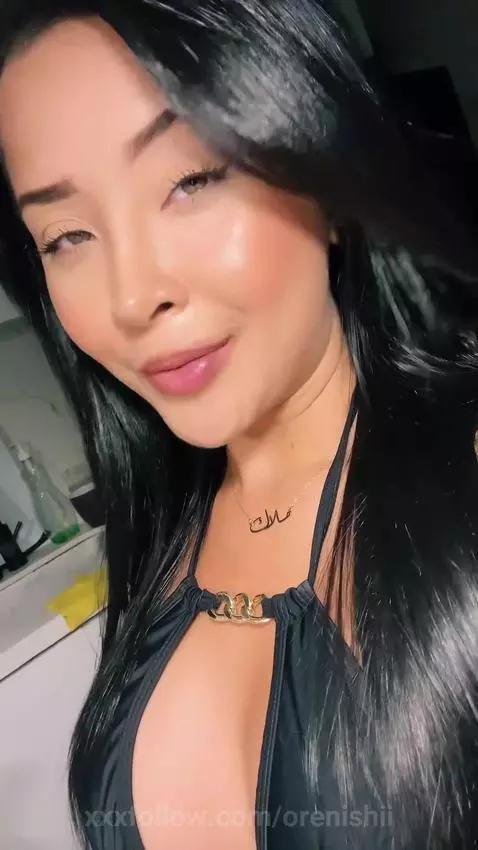 Your Queen 👑 by orenishii