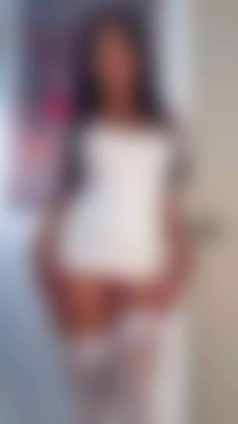 lo que pasa en secreto...  a veces se ve en la pierna  😈💦🤤 by orenishii