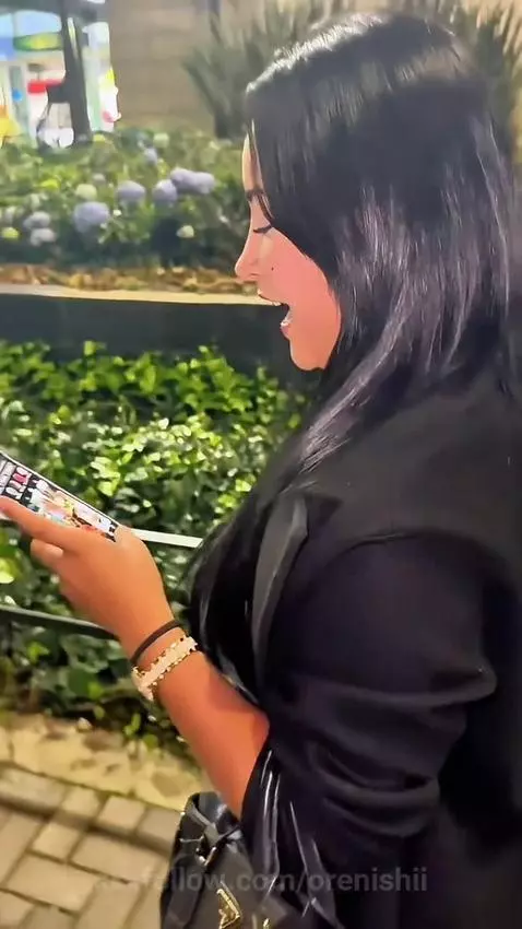 yes , I'm an actress ... do you know from what plataform ? by orenishii